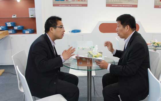 安邦集團(tuán)參加中國(guó)（北京）國(guó)際供熱通風(fēng)空調(diào)、衛(wèi)生潔具及城建設(shè)備與技術(shù)展會(huì)現(xiàn)場(chǎng)(圖7)